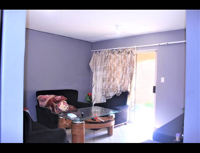 2 BEDROOM APARTMENT FOR SALE IN MOOIKLOOF RIDGE